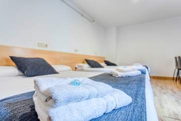 Photos of Hostal & Apartamentos Bedmates