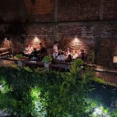 Kuvia paikasta: