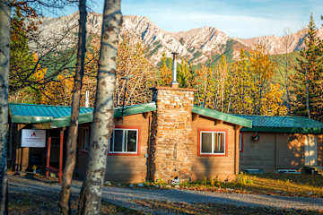 Photos of HI Kananaskis