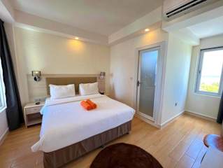 Photos of iCom Marina SeaView