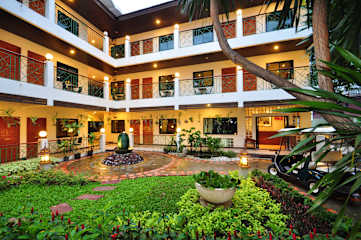 Photos of Charlie House Pinklao