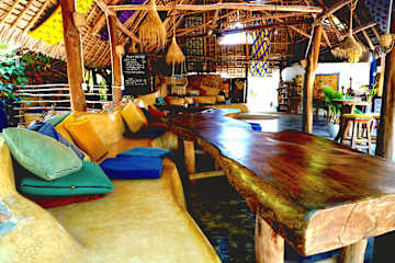 Photos of Kameleon Blue Arts Lodge