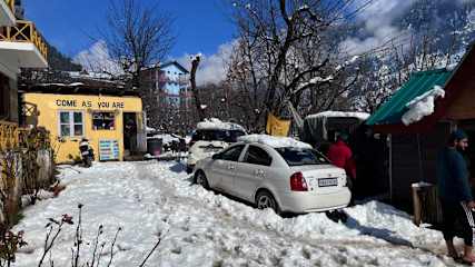 Photos of YOLO Backpackers - Manali
