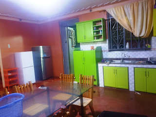 Photos of Volunteers 2 Uganda Hostel
