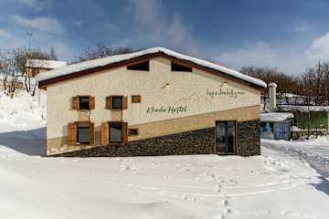 Kuvia paikasta: