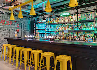 Photos of Clink i Lár