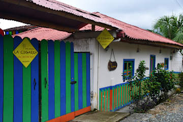Kuvia paikasta: