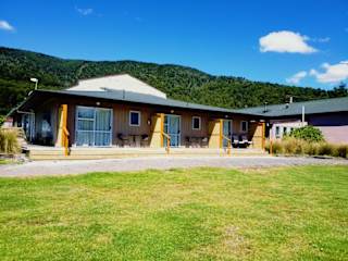Photos of The Crossing Lodge and Backpackers