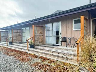 Photos of The Crossing Lodge and Backpackers