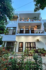 Photos of Alibabas Indiana Homestay