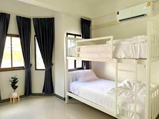 MONTANA Hotel & Hostel Karon Phuketの写真
