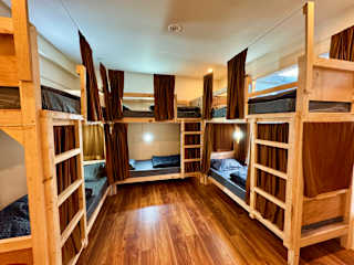 Baekar Staysの写真