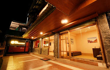 The Griffons Nest의 사진