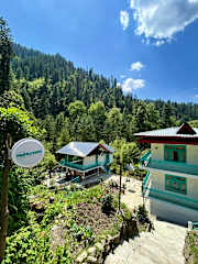 Photos of MeMooners Hostel & Riverside Cafe