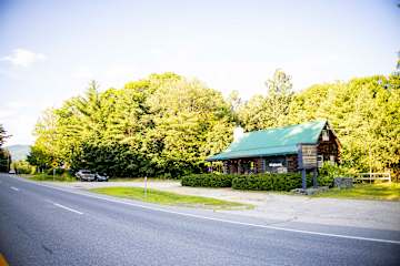 The Bunkhouse at Northeast Mountaineering의 사진