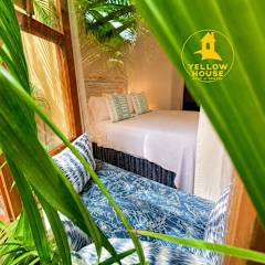 Yellow House Hostelの写真
