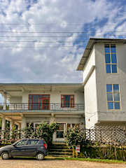 Photos of Logbaag Stays Bir
