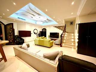 Meet Luxury Japanese Capsule Hostel Villa - Dubaiの写真
