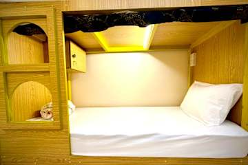 Meet Luxury Japanese Capsule Hostel Villa - Dubaiの写真