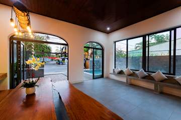 Photos of The 1993 Homestay