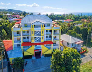 Kuvia paikasta: