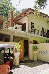 Strand by Barefoot Backpackers Hostel, Hiriketiya Beachの写真