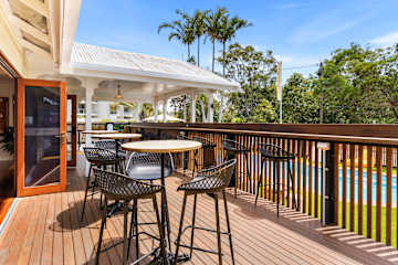 Photos of Hervey's