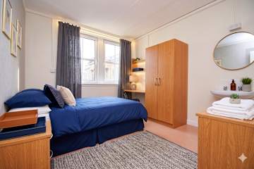 Photos of 2 Custom House Way
