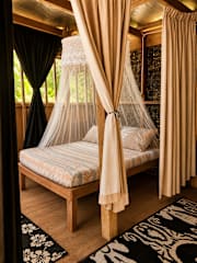 Photos of Phoenix Plantation Beachfront on Aore