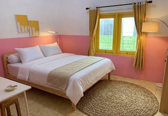 Photos of Decasa Female House