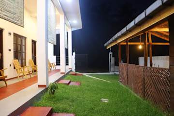 Photos of Surf and Stay Arugambay