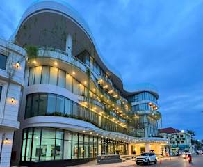 Photos of Koulen Central Hotel