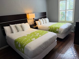 Photos of Layne Hotel