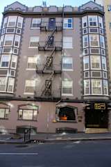 Photos of Layne Hotel