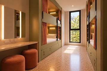 Photos of Docklands Latroupe