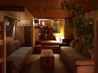 Photos of Beagle Houseboat