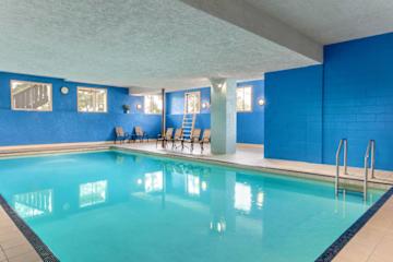 Photos of Days Inn Victoria Uptown