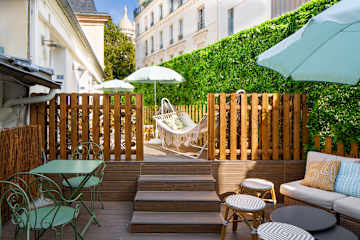 Photos of Le Village Montmartre by Hiphophostels