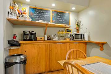 Photos of Qupqugiaq Inn Anchorage
