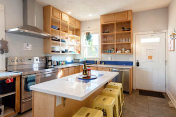 Photos of Travelers House