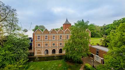 Photos of Safestay London Kensington Holland Park