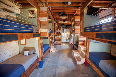 -25% 9 Podshare East Hollywood Los Angeles, USA