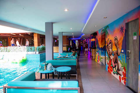 -20% 9.3 Mad Phuket Phuket, Thailand