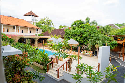 -20% 9.6 Mad Uluwatu Uluwatu, Indonesia