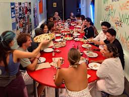 Avenue Hostel and Suites