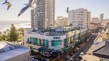 Mojo Hostel & Market