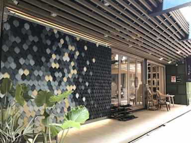 Kinnon Deluxe Hostel Coworking Cafe