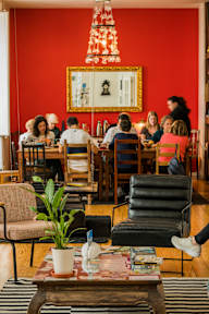 Living Lounge Hostel