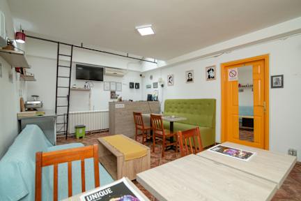 Bike& Travel Bicycle Belgrade Hostel