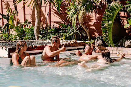 Surfers Lodge